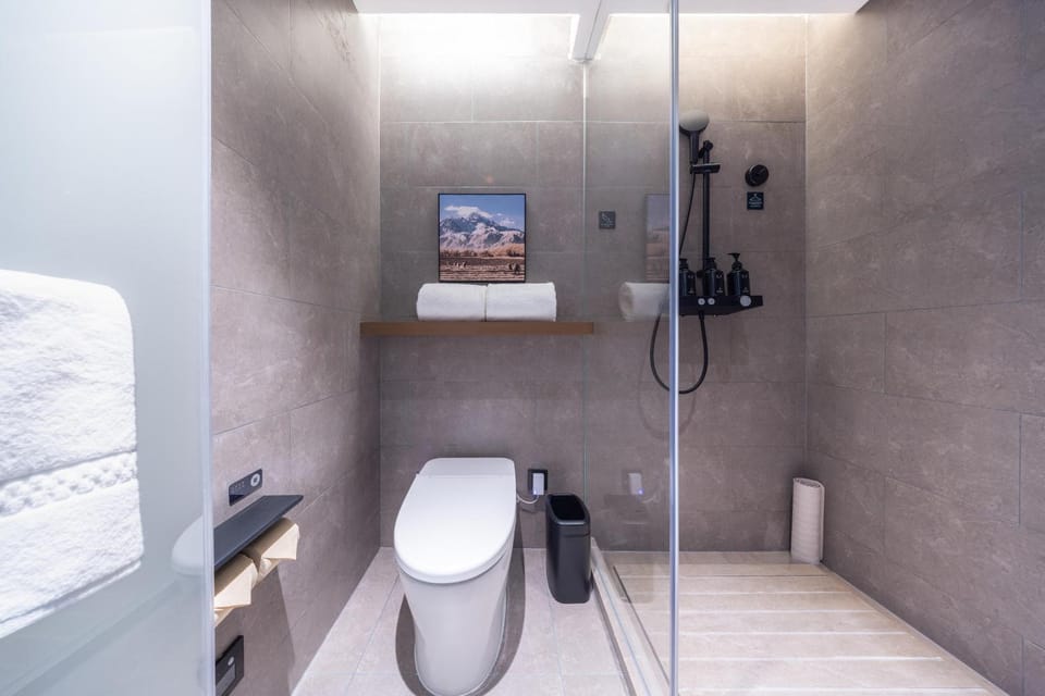 Atour Hotel Tianjin Wudadao Tonglou Subway Station Hotel in Tianjin