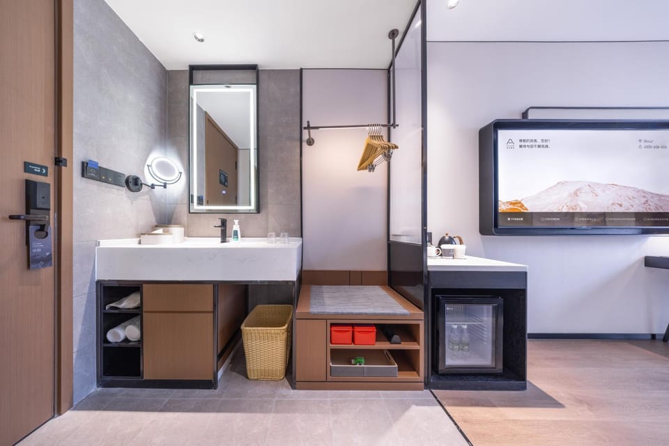 Atour Hotel Tianjin Wudadao Tonglou Subway Station Hotel in Tianjin