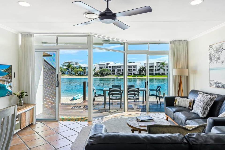 Patio, Living room, River view