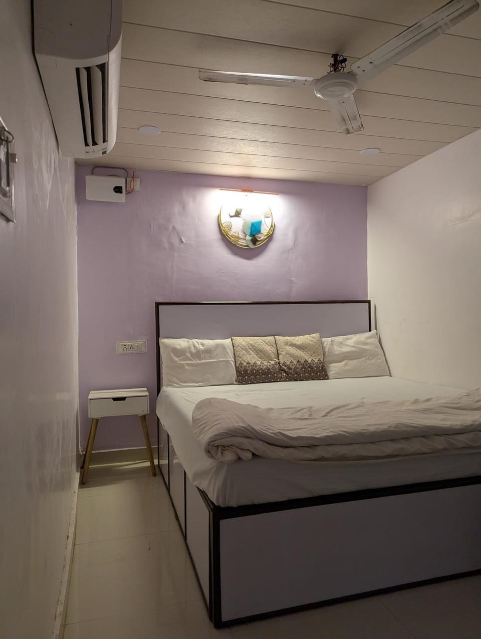 Meenakshi Guest House Bed and Breakfast in Varanasi
