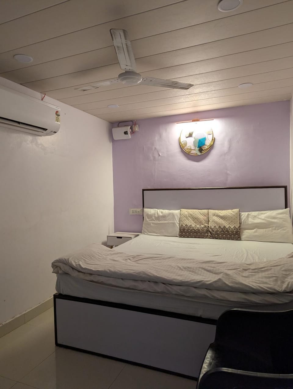 Meenakshi Guest House Bed and Breakfast in Varanasi
