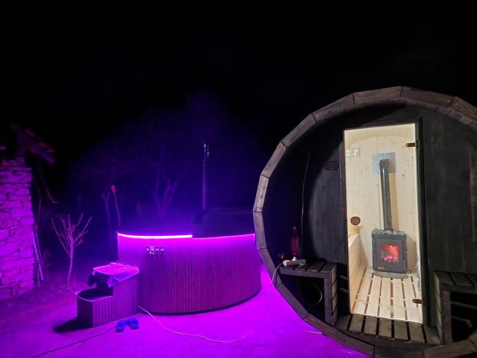 Night, Sauna, Spa and wellness centre/facilities