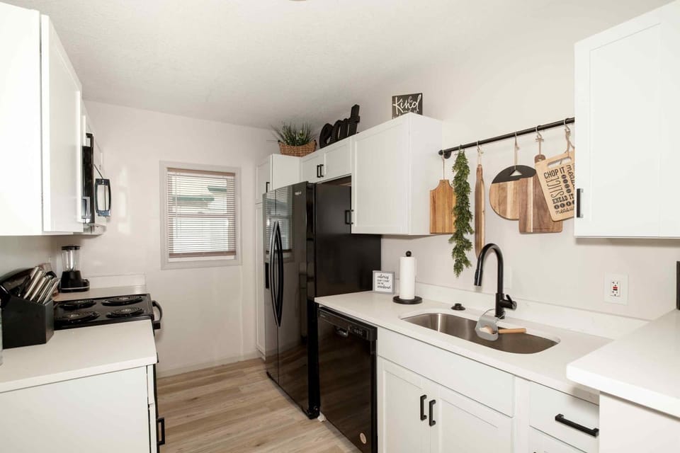 Nice East Side 3BR 2BA WIFI SMART TV House in Wichita
