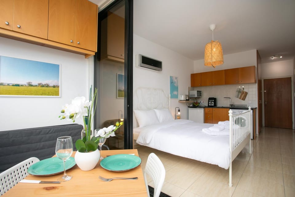 Palmove Makenzy Ria Studio Apartment in Larnaca