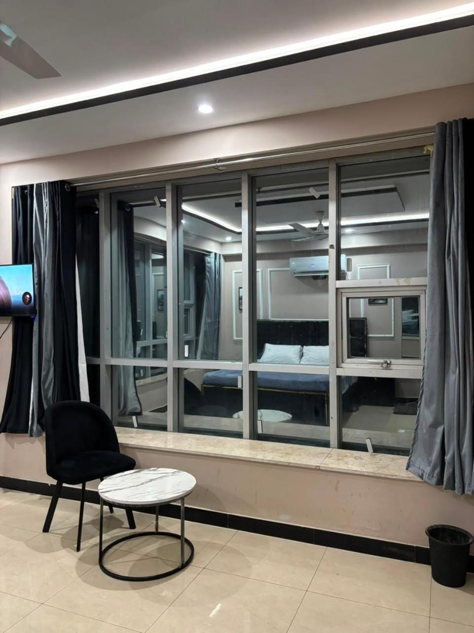Photo of the whole room