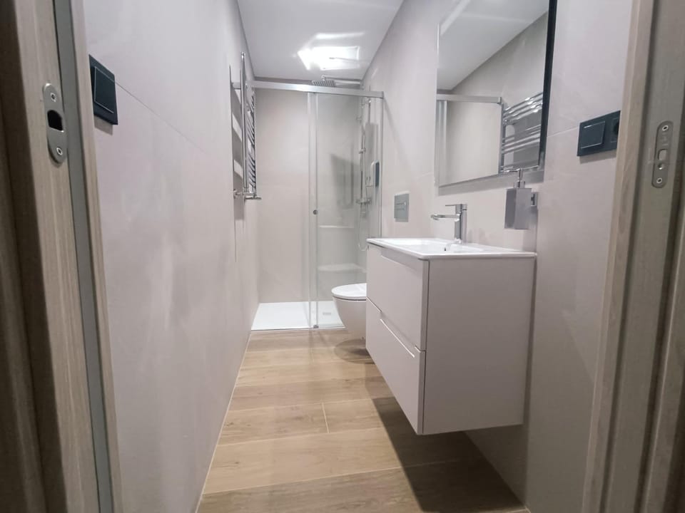 Shower, Bathroom