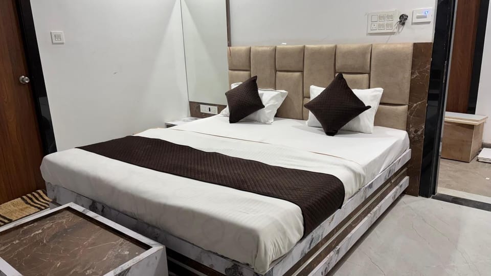 HOTEl SHREE ASHTVINAYAK GRAND Hotel in India