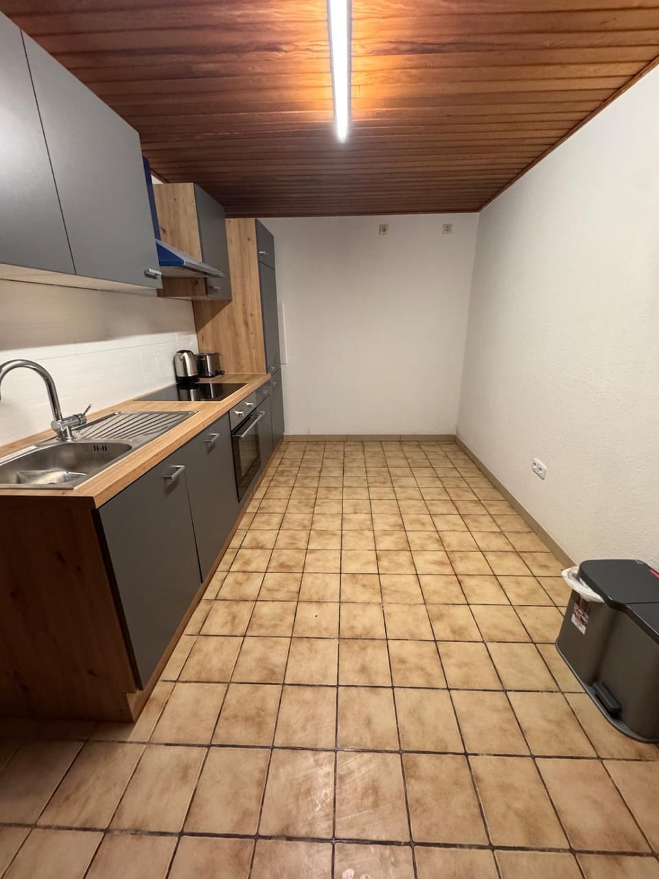 Wohnung in Köln Porz am Rhein mit kompletter Küche Apartment in Cologne