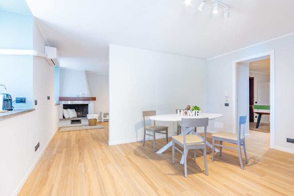 Allevi Rooms - La Maison Apartment in Lombardy