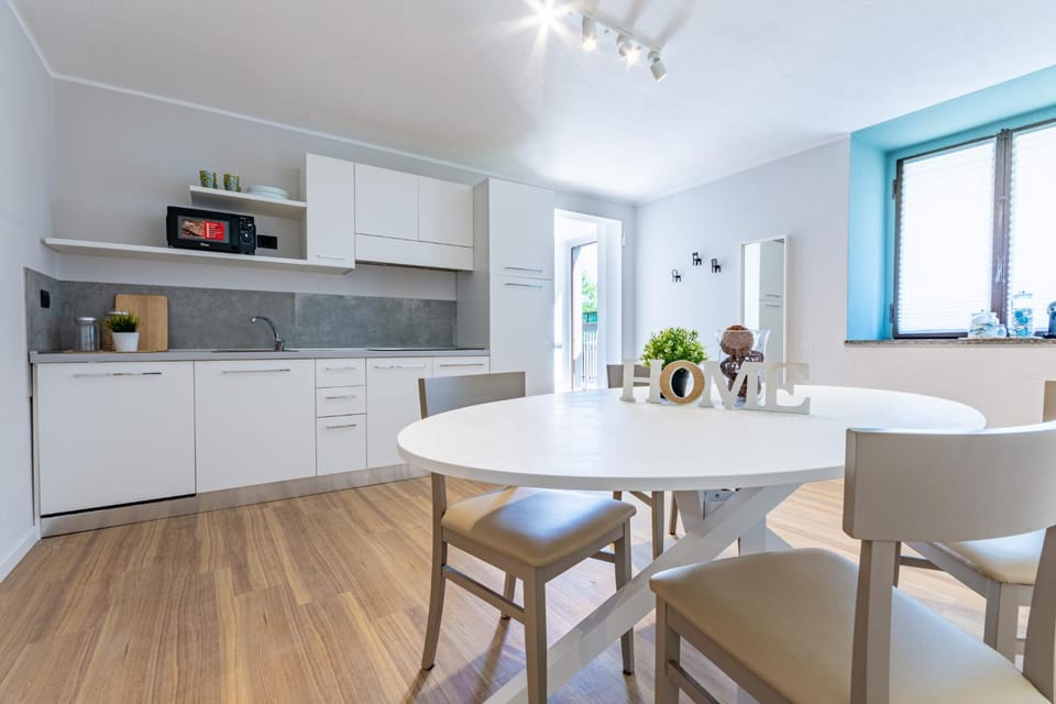 Allevi Rooms - La Maison Apartment in Lombardy
