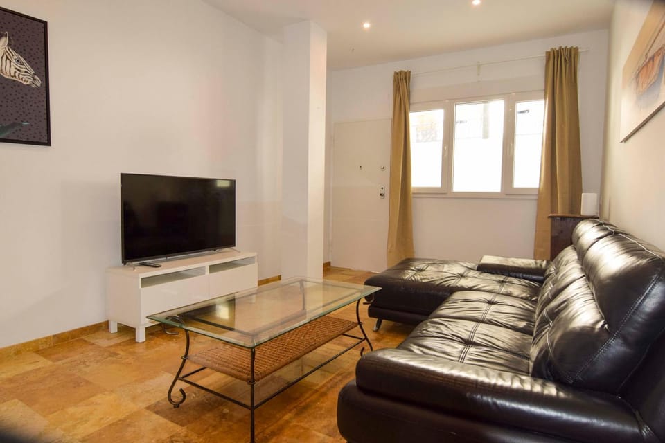 Communal lounge/ TV room, TV and multimedia, Living room