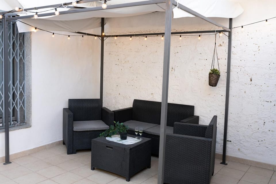 Balcony/Terrace, Internal: Not applicable to any particular room