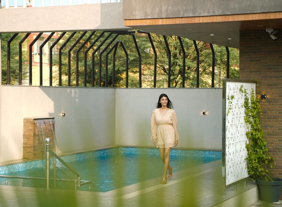 Pool view, Swimming pool