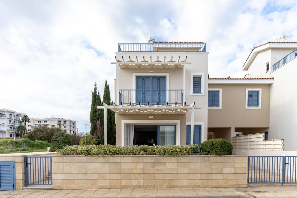 Property building, Balcony/Terrace
