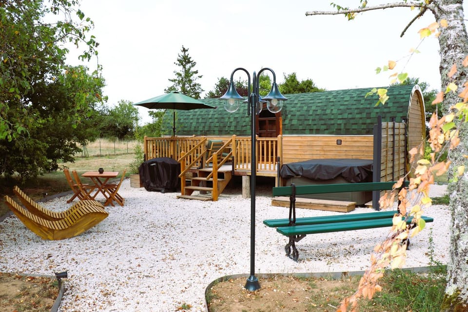 Le Mama Tonneau Luxury tent in Bourgogne-Franche-Comté