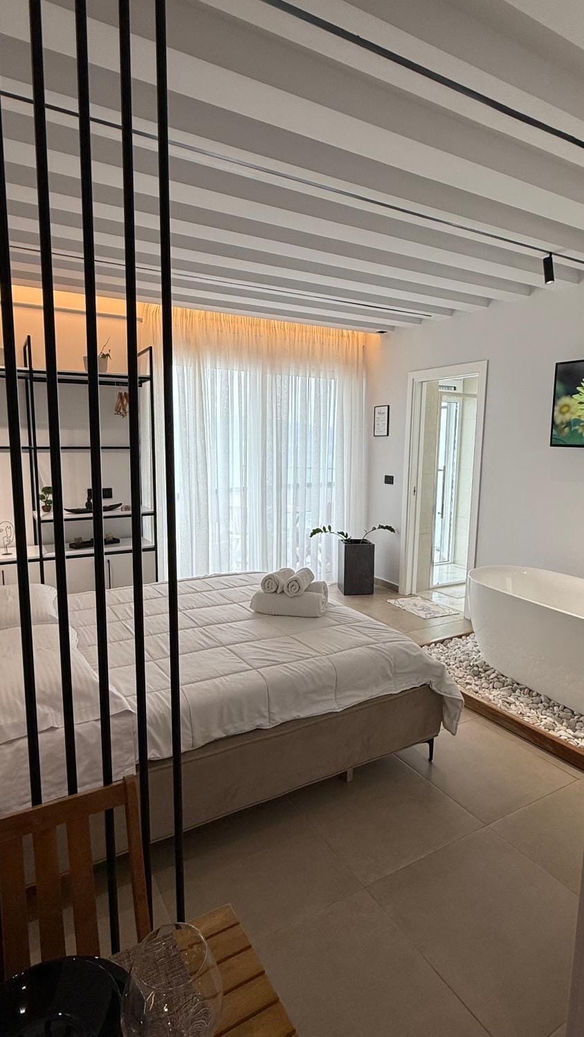 H Y P n O S E by Sea View Suites Apartment in Vlorë