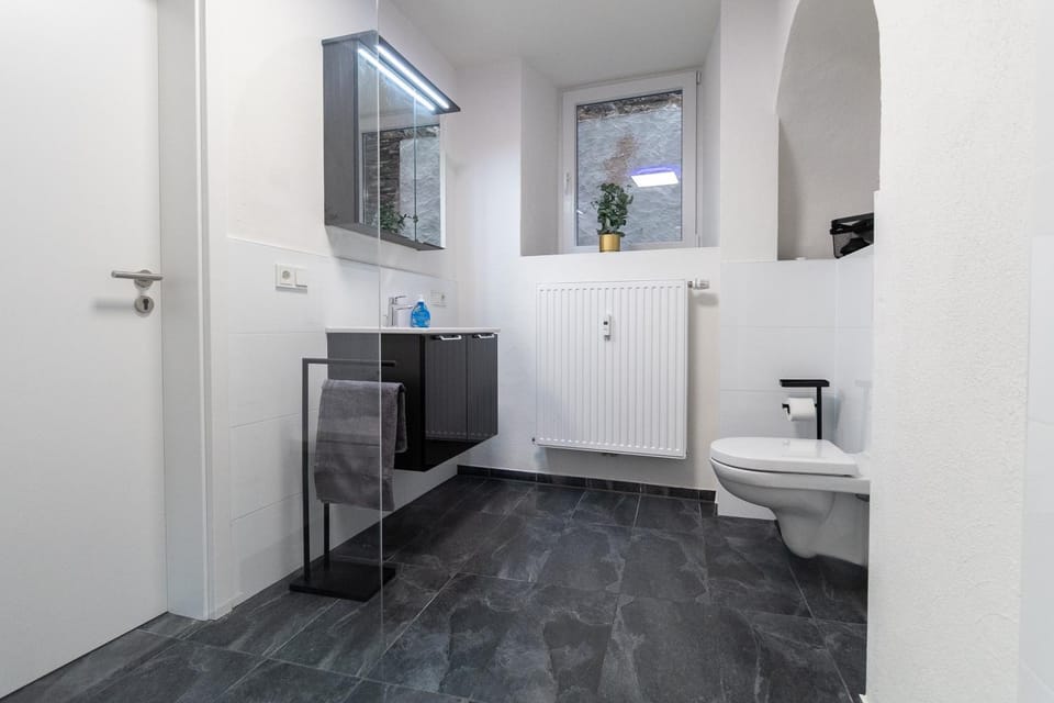 Shower, Toilet, Bathroom