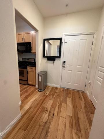 Facade/entrance, oven