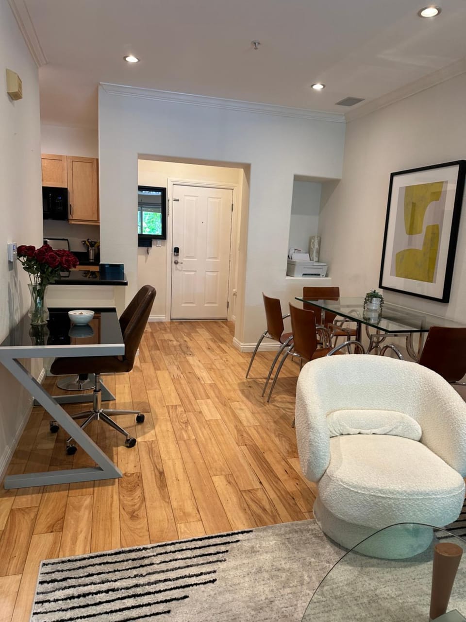 TV and multimedia, Kitchen or kitchenette, Living room, Dining area