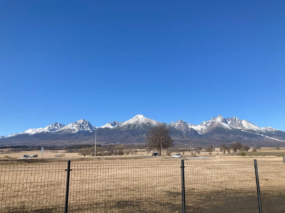 Nearby landmark, Off site, Day, Natural landscape, Mountain view