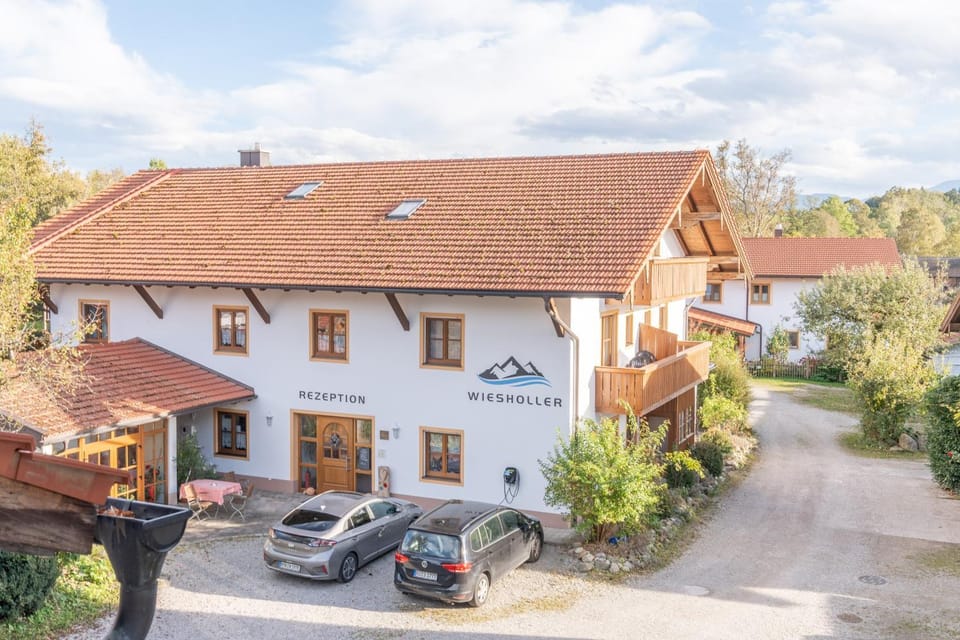 Gäste- und Apartmenthaus Wiesholler Bed and Breakfast in Salzburgerland