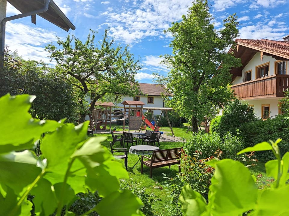 Gäste- und Apartmenthaus Wiesholler Bed and Breakfast in Salzburgerland