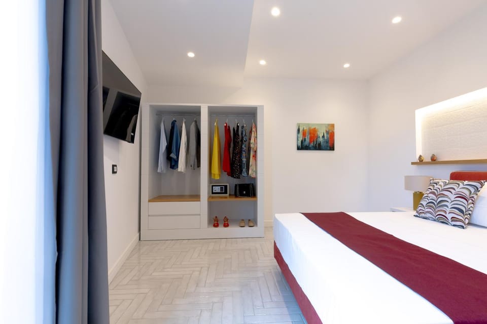 Bed, TV and multimedia, Bedroom, wardrobe