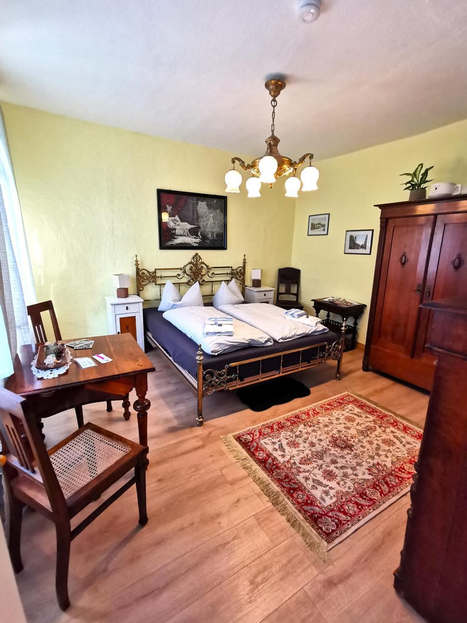 Photo of the whole room