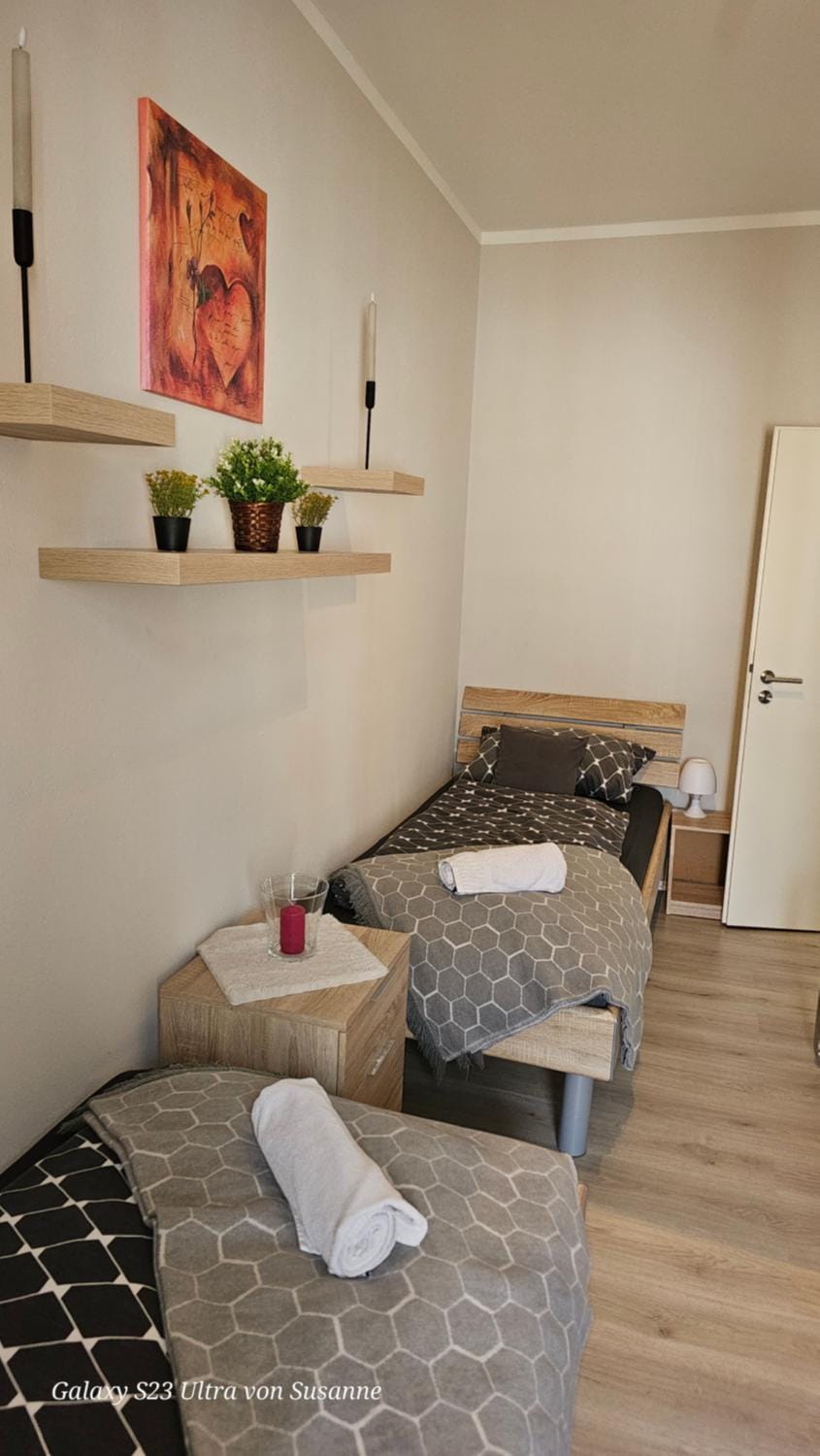 Photo of the whole room, Bedroom