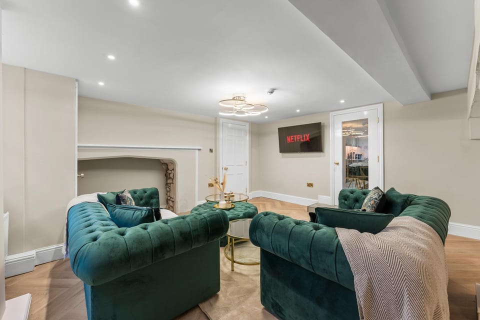 TV and multimedia, Living room, Seating area