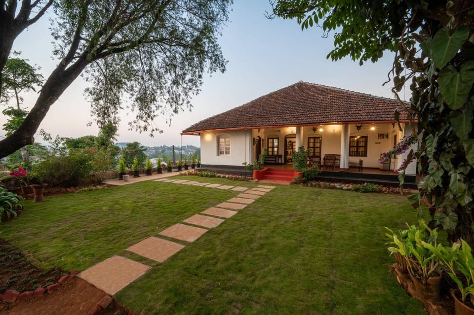 Property building, Day, Natural landscape, Garden, Garden, Garden view