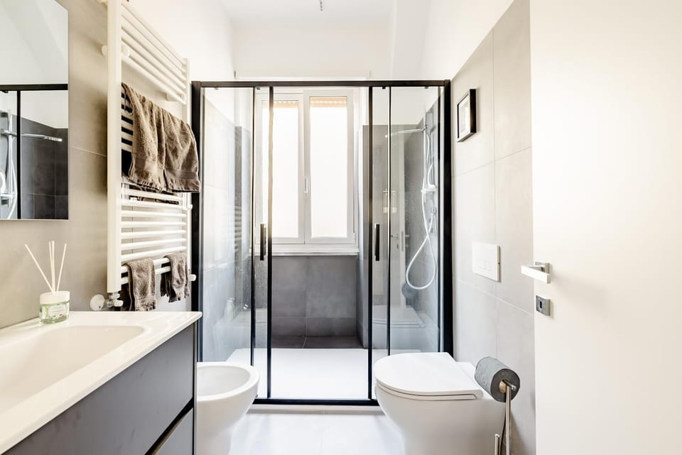 Shower, Toilet, Bathroom, heating