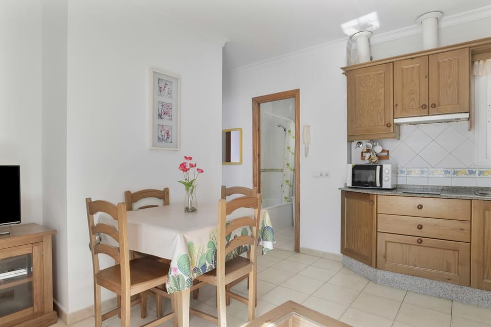 Property building, Kitchen or kitchenette, Living room