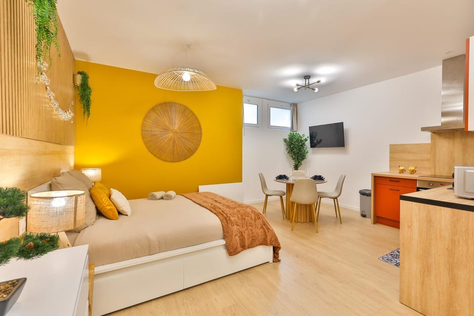 Bed, TV and multimedia, Living room, Photo of the whole room, Bedroom, heating, internet, washing machine