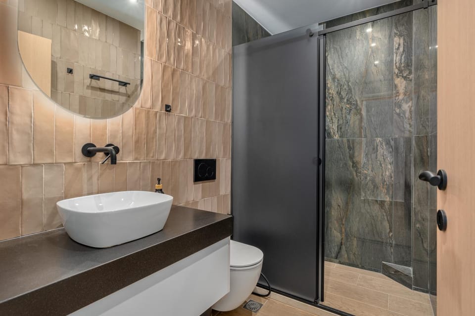 Shower, Toilet, Bathroom