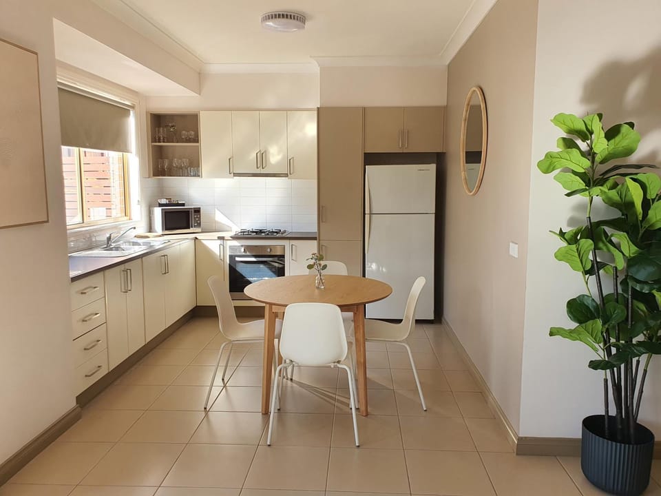 Dining area, kitchen