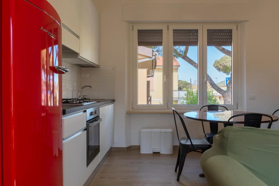 Natural landscape, Kitchen or kitchenette, Living room, Dining area, oven, pet friendly, stove