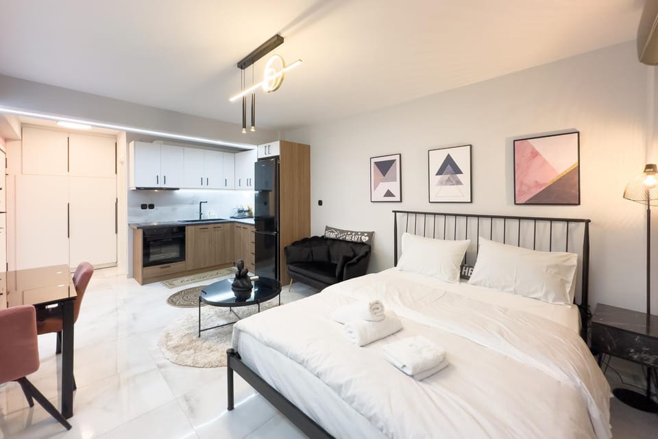 Bed, Kitchen or kitchenette, Photo of the whole room, Seating area, Dining area, wardrobe