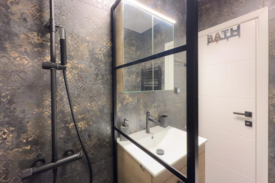 Shower, Bathroom