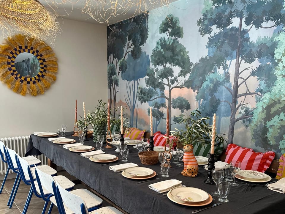 Seating area, Dining area