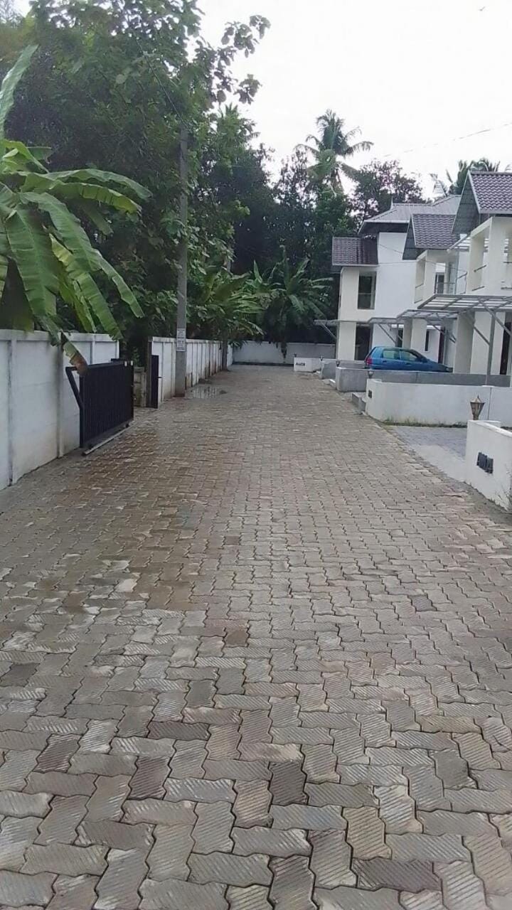Fully furnished 3BHK 2 Floor Villa Villa in Kochi