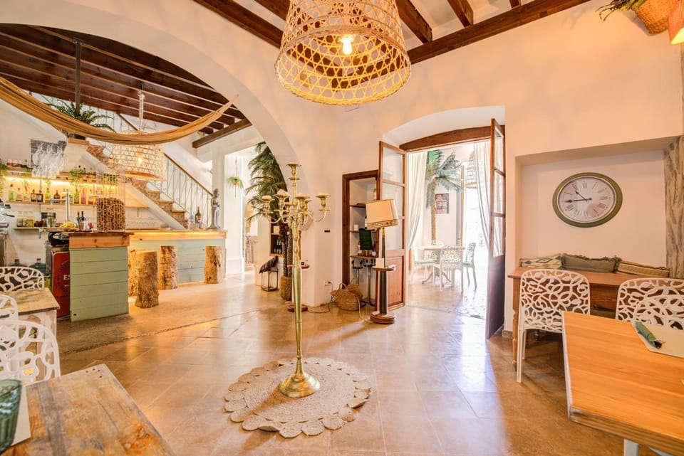 Hotelet Can Oms Chopin by Rentallorca Bed and Breakfast in Pla de Mallorca