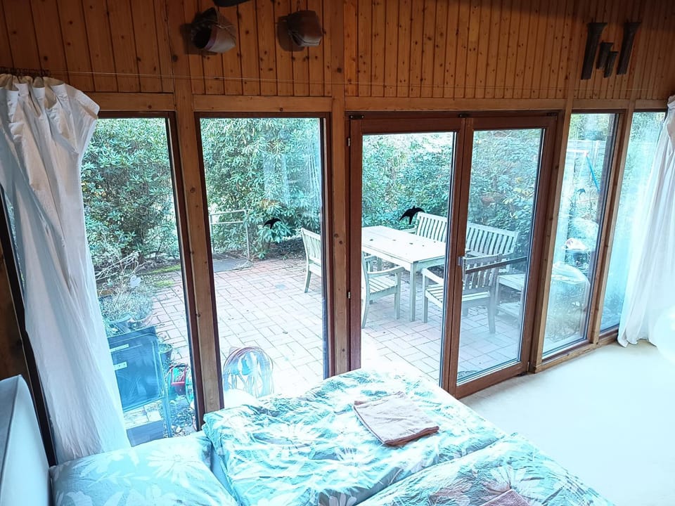 Großes Zimmer mit eigener Terrasse Vacation rental in Hamburg