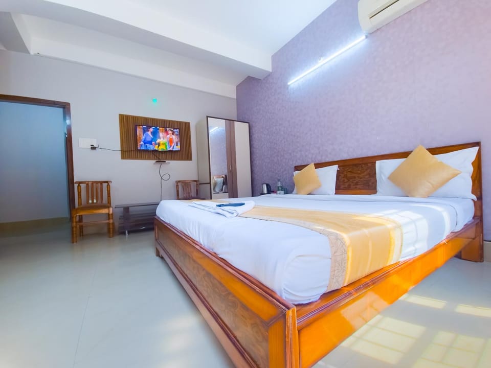 TV and multimedia, Photo of the whole room, Bedroom