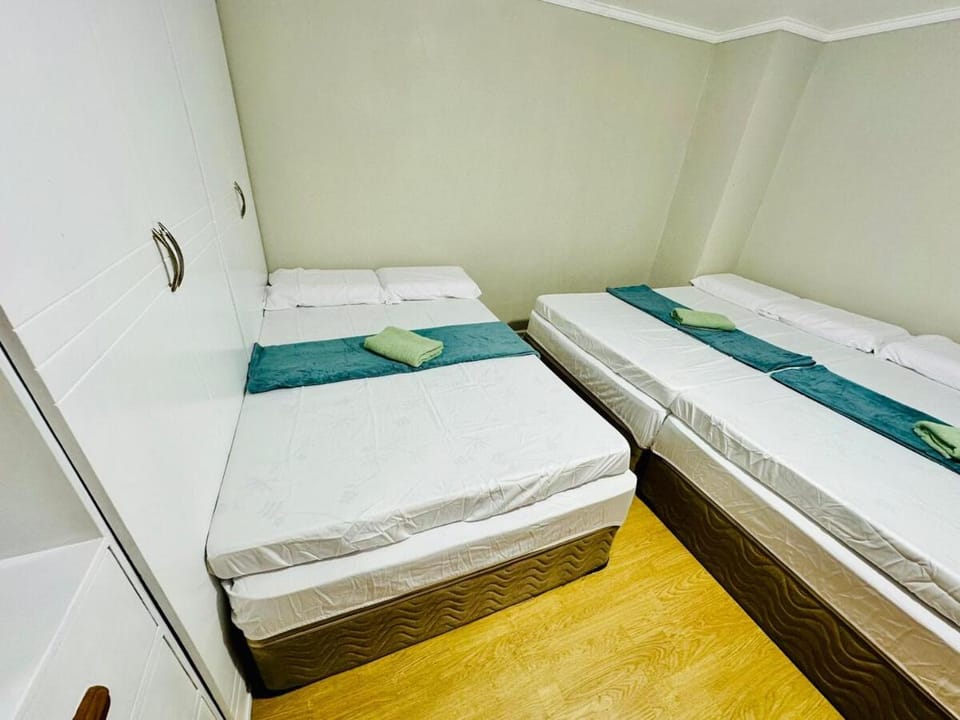 LetStay at Delsa 402 3-BR Condo 120-Sqm Apartment in Quezon City