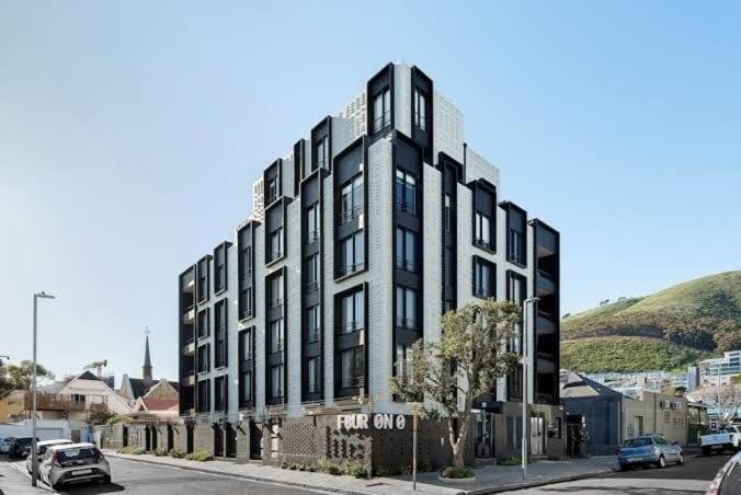 Modern Elegance Sea Point Haven Apartment in Sea Point