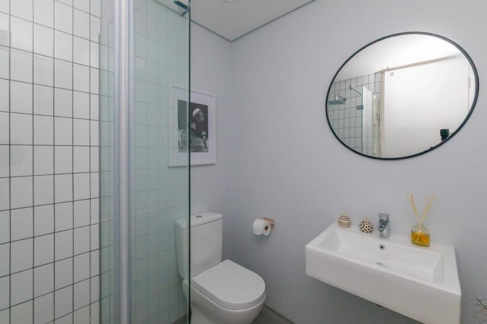 Modern Elegance Sea Point Haven Apartment in Sea Point