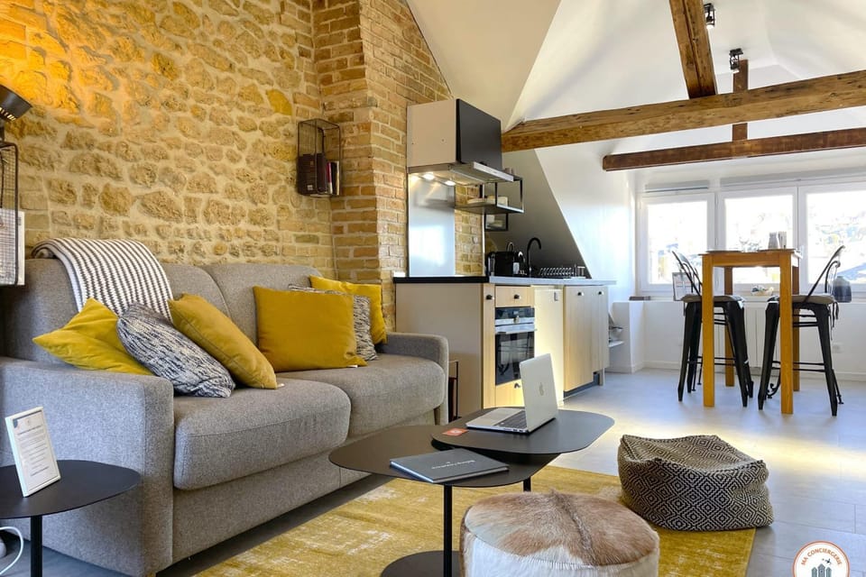 Kitchen or kitchenette, Living room, Dining area