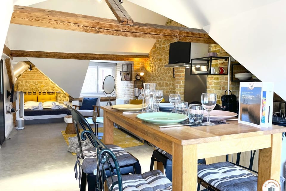 Bed, Kitchen or kitchenette, Living room, Dining area, Bedroom