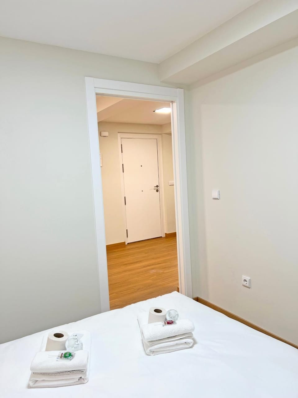 Bed, Photo of the whole room, Bedroom, towels, wardrobe